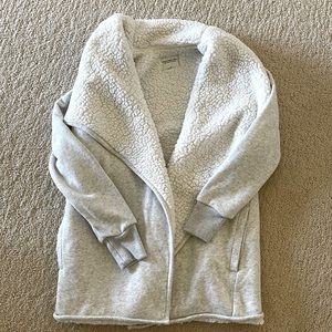 ❌SOLD❌ Abercrombie & Fitch A&F gray Sherpa teddy jacket coat sweater size small